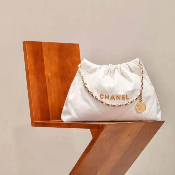 [스페셜오더]CHANEL-AS4486 샤넬 24C 뉴사이즈 화이트 골드 22 핸드백 45cm