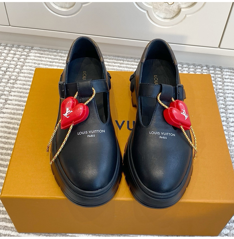 LOUIS VUITTON-11261 LV 하트 장식 여성용 슈즈 (2컬러)